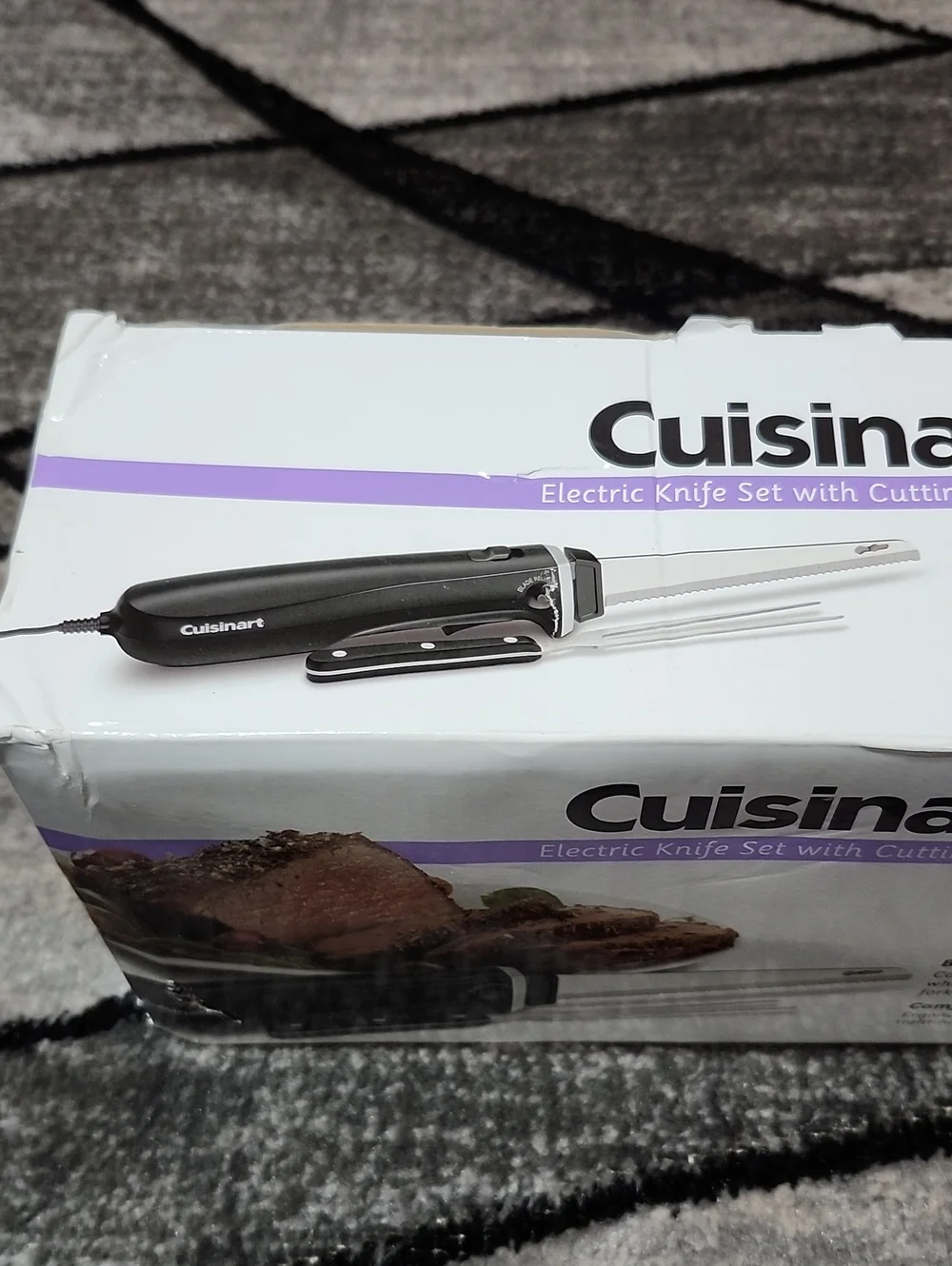 CUISINART BLACK ELECTRIC KNIFE SET W/ MATCHING CUTTING BOARD SERVING FORK